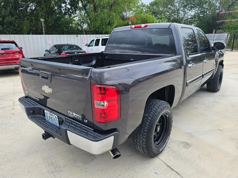 Chevrolet Silverado 1500 Vehicle Image 05
