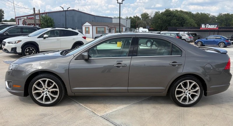 Ford Fusion Vehicle Image 02