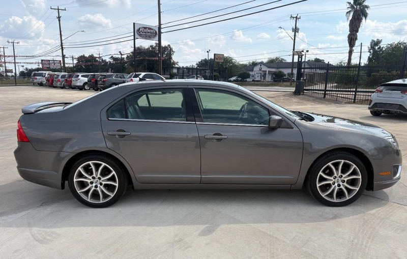 Ford Fusion Vehicle Image 05