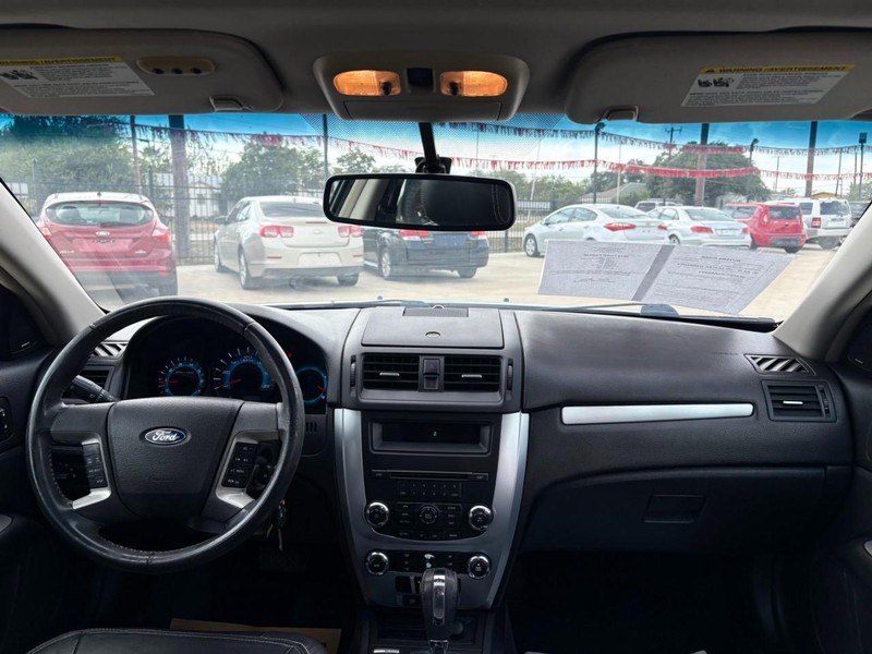 Ford Fusion Vehicle Image 10