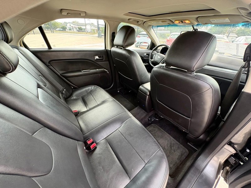 Ford Fusion Vehicle Image 14