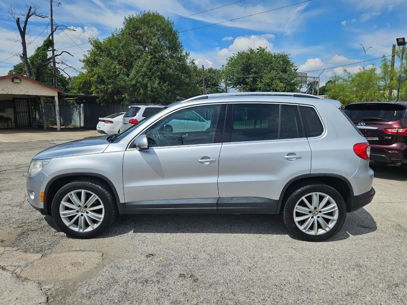 Volkswagen Tiguan Vehicle Image 02