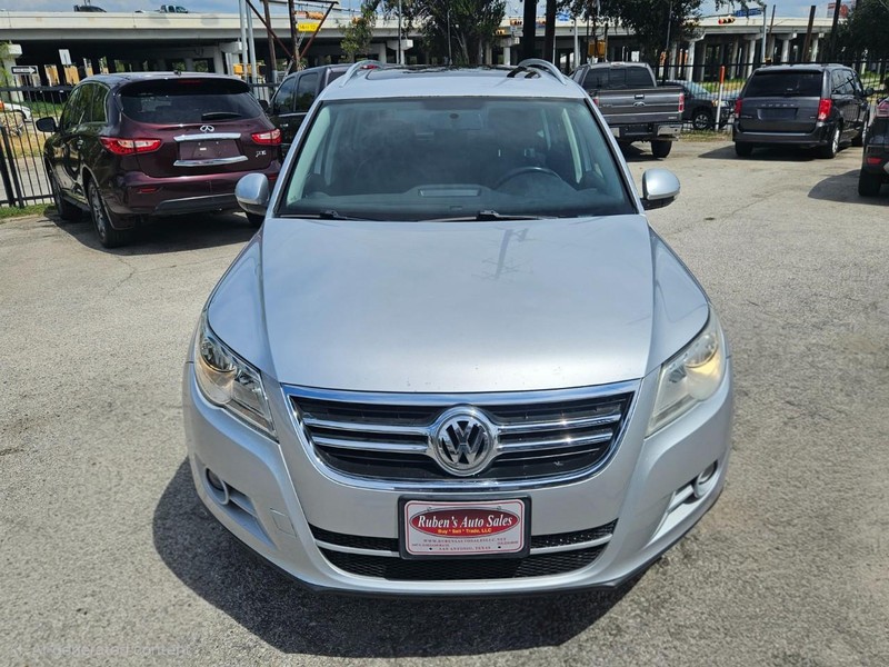 Volkswagen Tiguan Vehicle Image 09