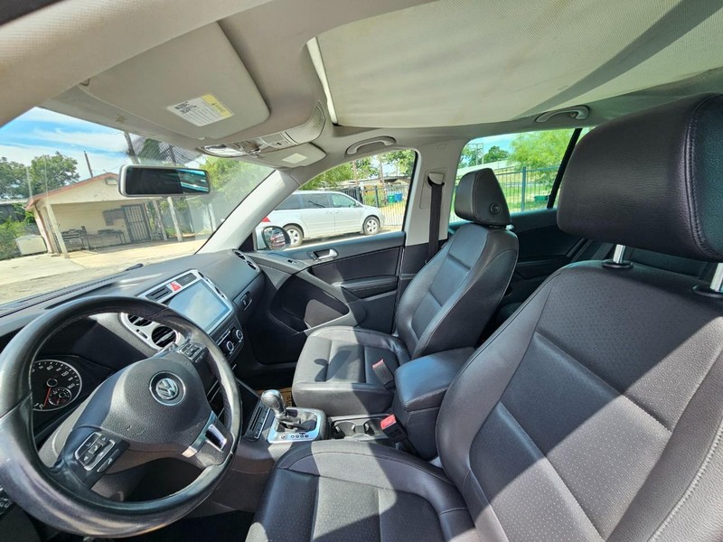 Volkswagen Tiguan Vehicle Image 12