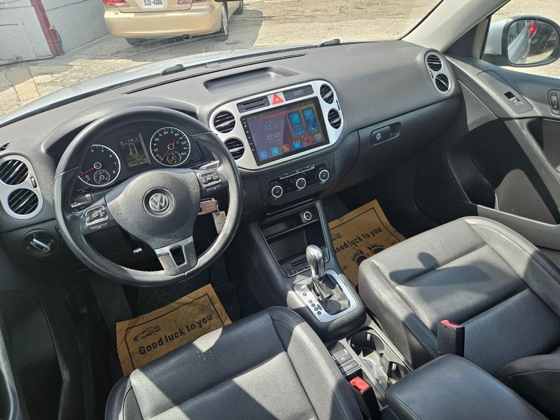 Volkswagen Tiguan Vehicle Image 16