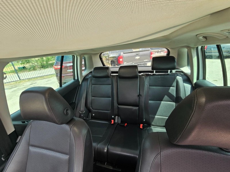Volkswagen Tiguan Vehicle Image 18