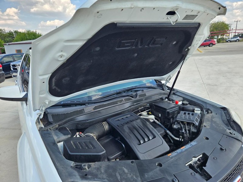 GMC Terrain Vehicle Image 10