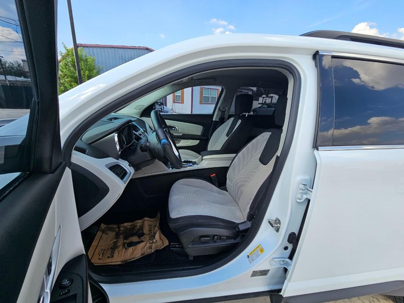 GMC Terrain Vehicle Image 11