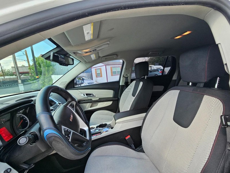 GMC Terrain Vehicle Image 12