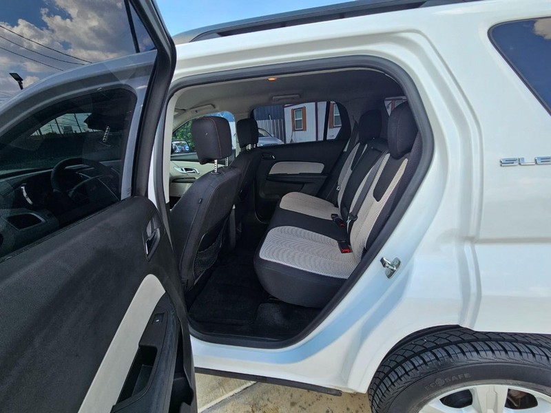 GMC Terrain Vehicle Image 13