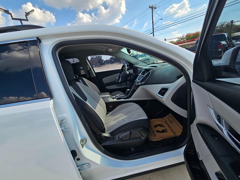 GMC Terrain Vehicle Image 15