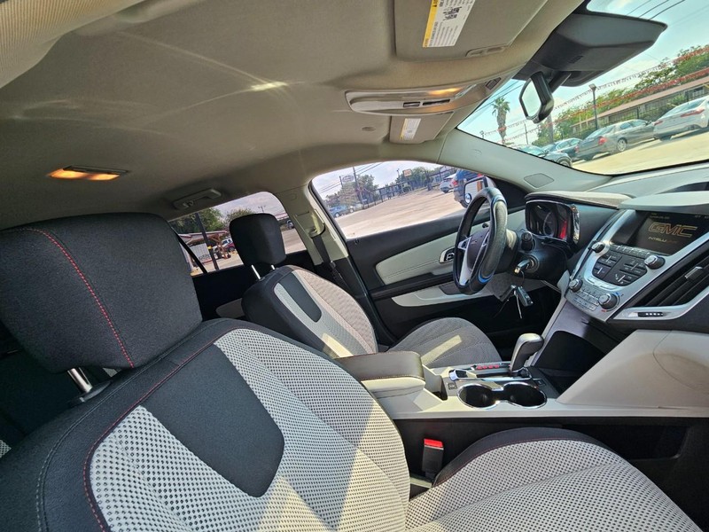 GMC Terrain Vehicle Image 16