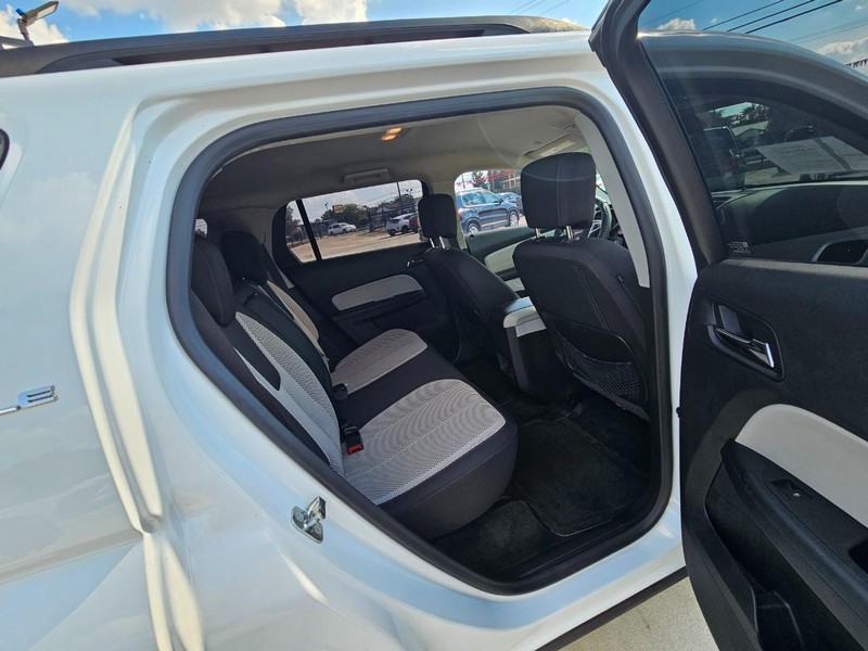 GMC Terrain Vehicle Image 17