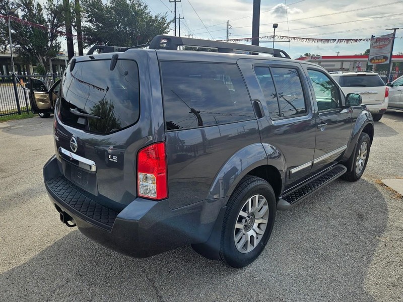 Nissan Pathfinder Vehicle Image 05