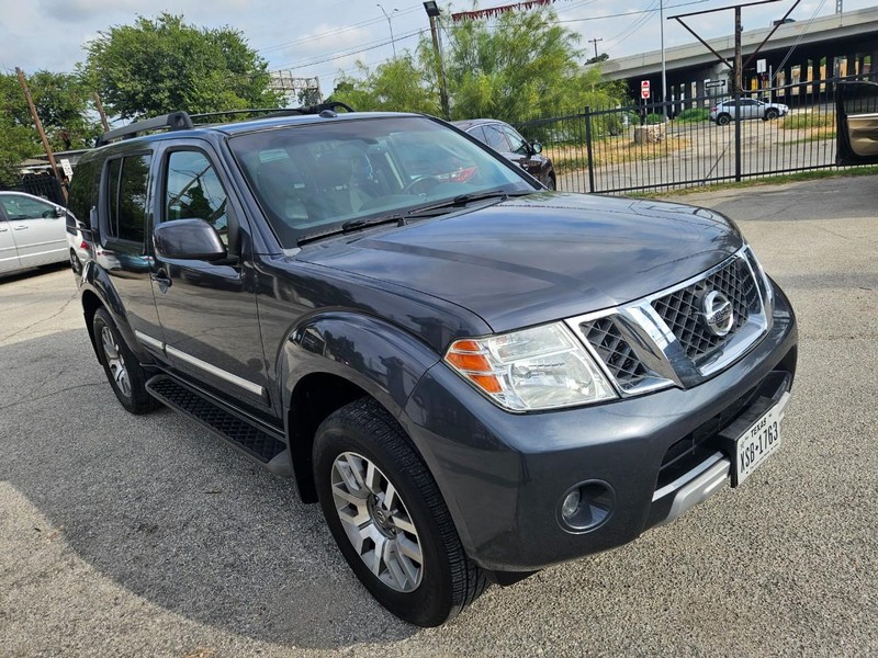 Nissan Pathfinder Vehicle Image 07