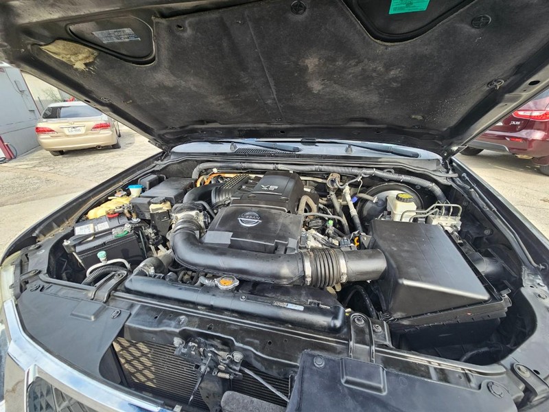 Nissan Pathfinder Vehicle Image 09