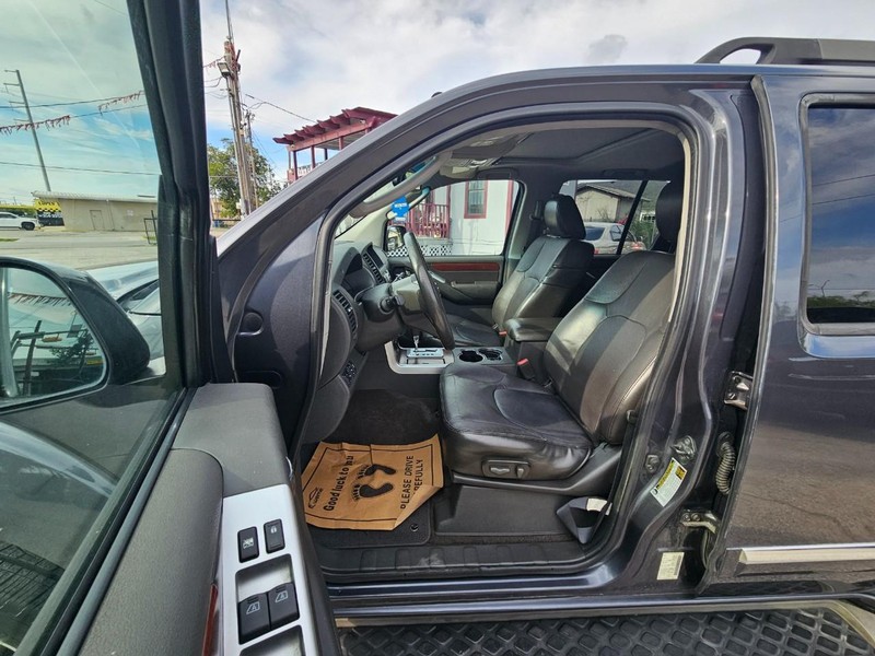 Nissan Pathfinder Vehicle Image 10