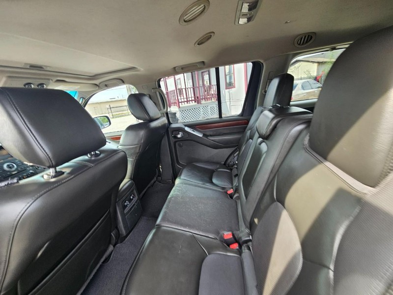 Nissan Pathfinder Vehicle Image 13