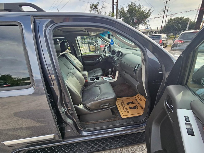 Nissan Pathfinder Vehicle Image 14