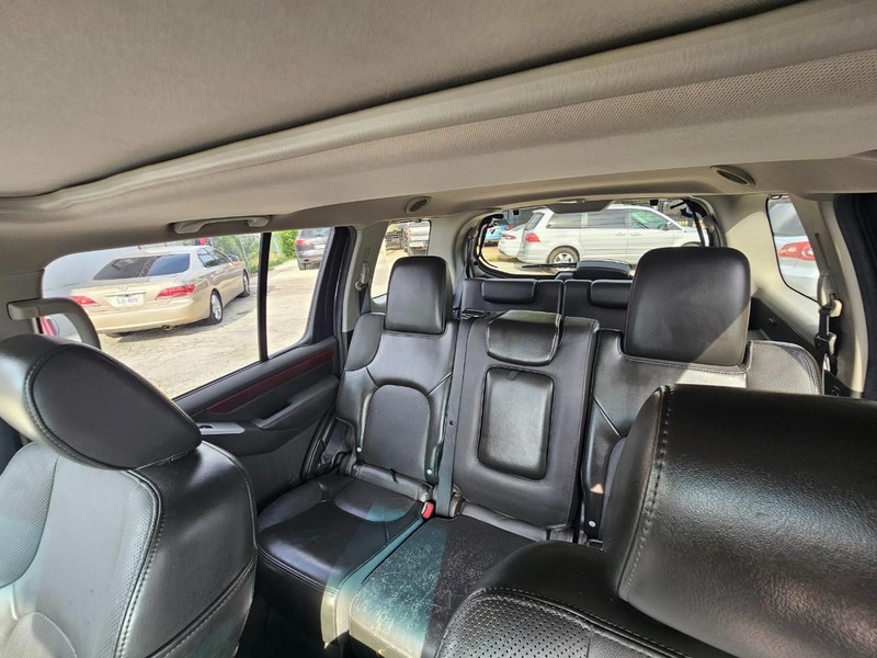 Nissan Pathfinder Vehicle Image 18