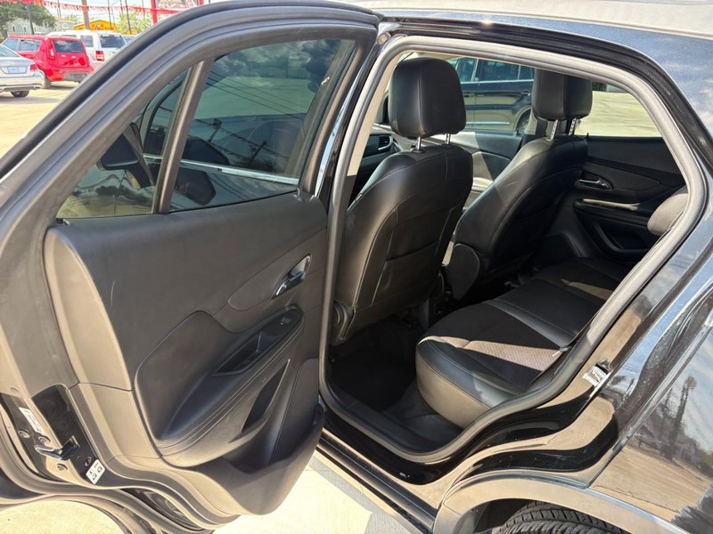 Buick Encore Vehicle Image 11