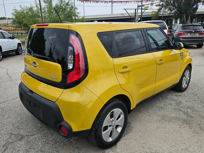 Kia Soul Vehicle Full-screen Gallery Image 06