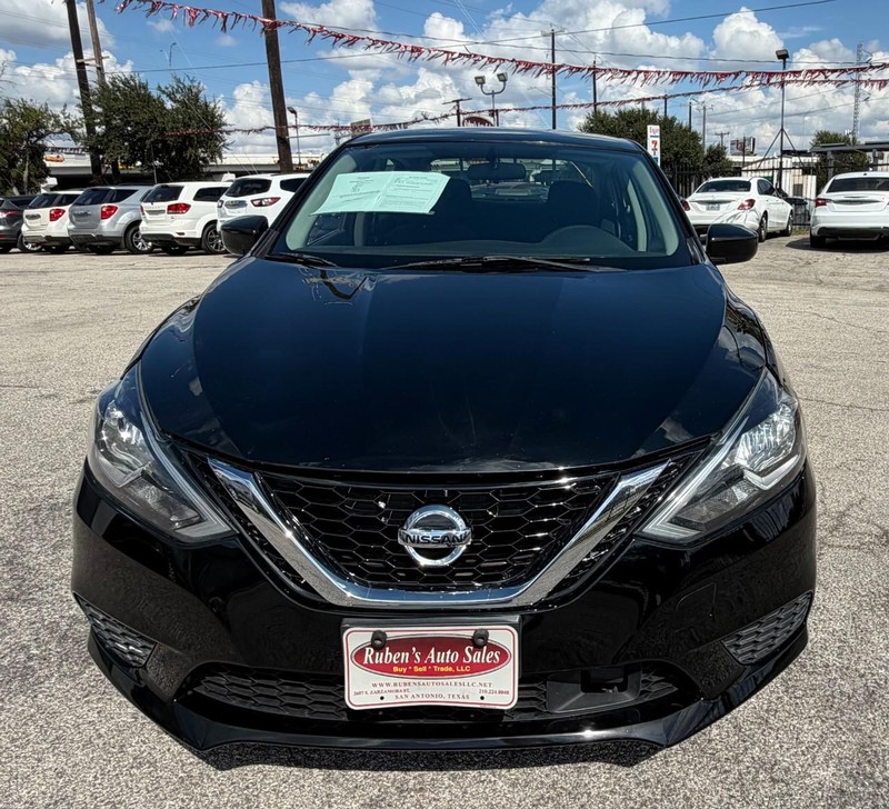 Nissan Sentra Vehicle Image 04