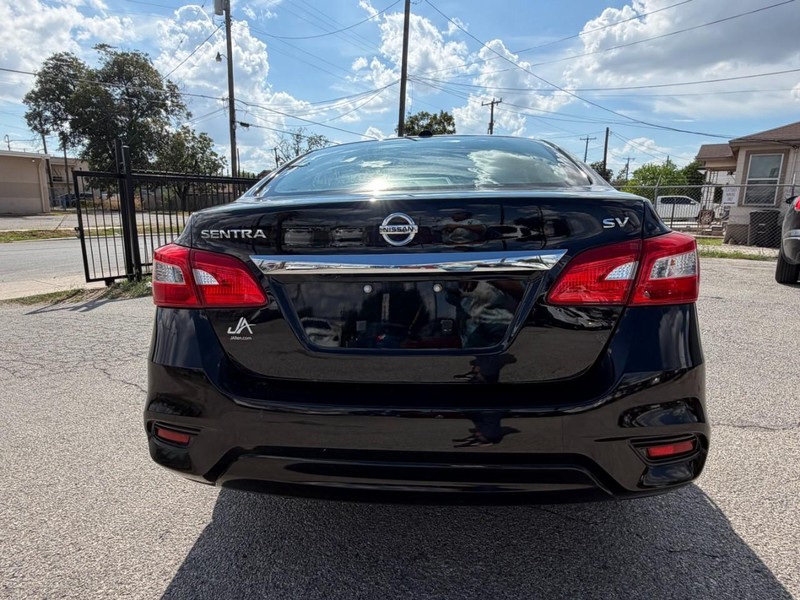 Nissan Sentra Vehicle Image 05
