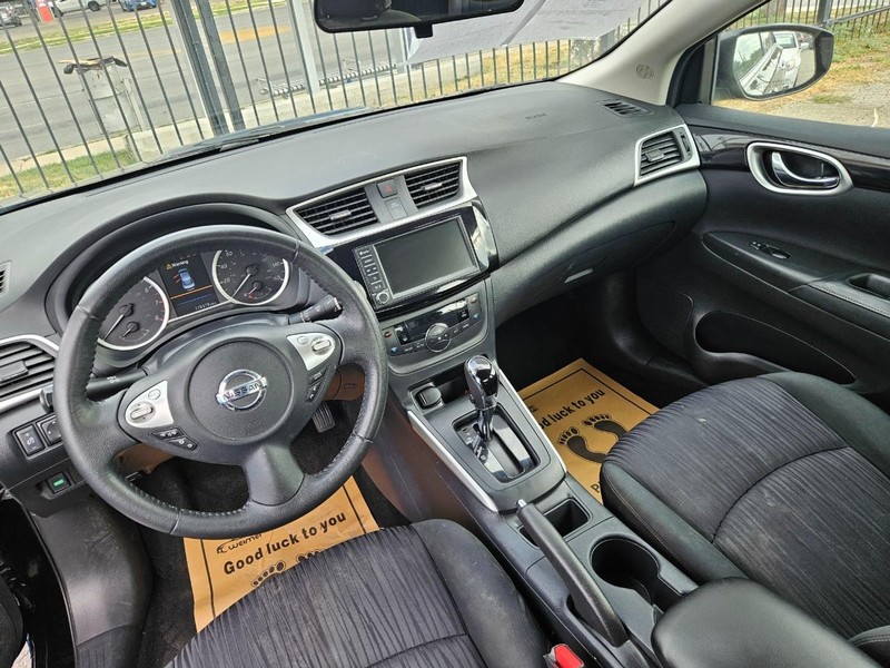 Nissan Sentra Vehicle Full-screen Gallery Image 13