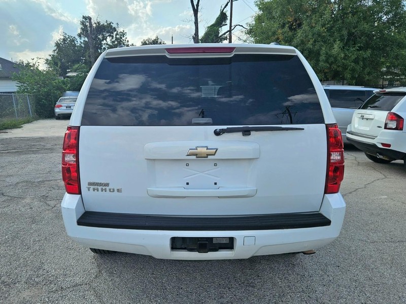 Chevrolet Tahoe Vehicle Image 04
