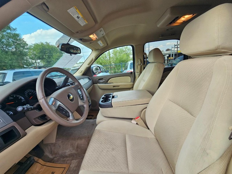 Chevrolet Tahoe Vehicle Image 11