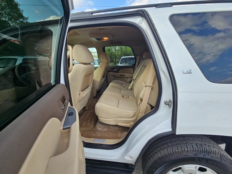 Chevrolet Tahoe Vehicle Image 12