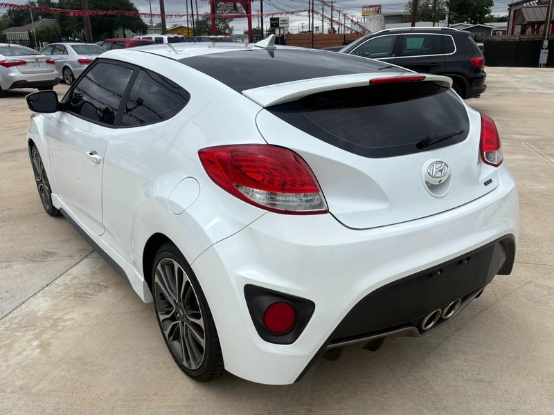 Hyundai Veloster Vehicle Image 03