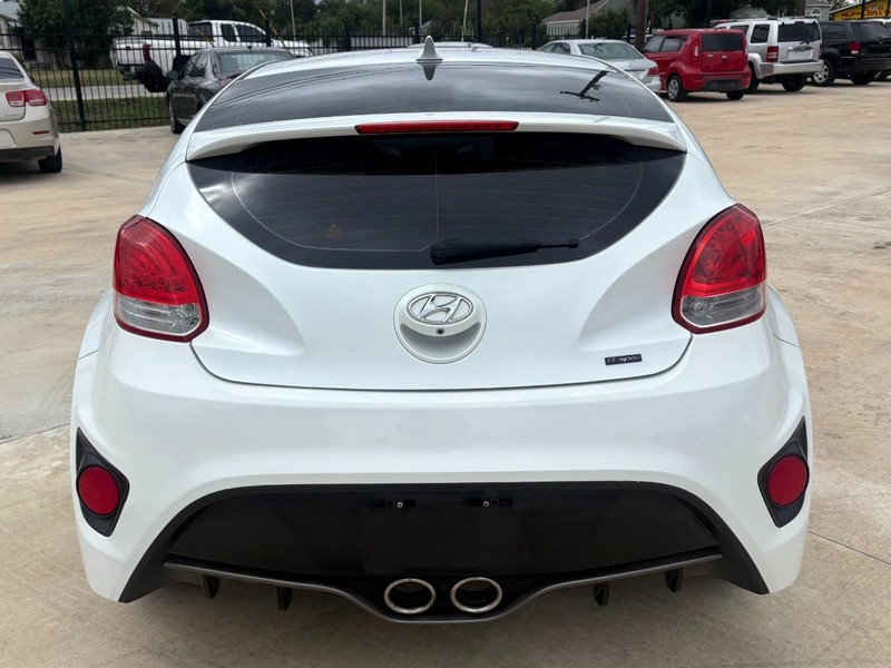 Hyundai Veloster Vehicle Image 04