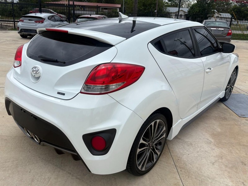 Hyundai Veloster Vehicle Image 05