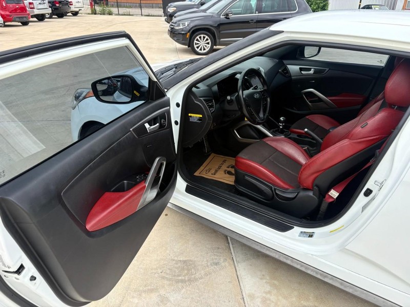 Hyundai Veloster Vehicle Image 08