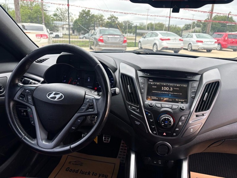 Hyundai Veloster Vehicle Image 10