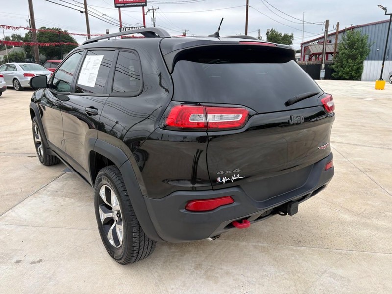 Jeep Cherokee Vehicle Image 03