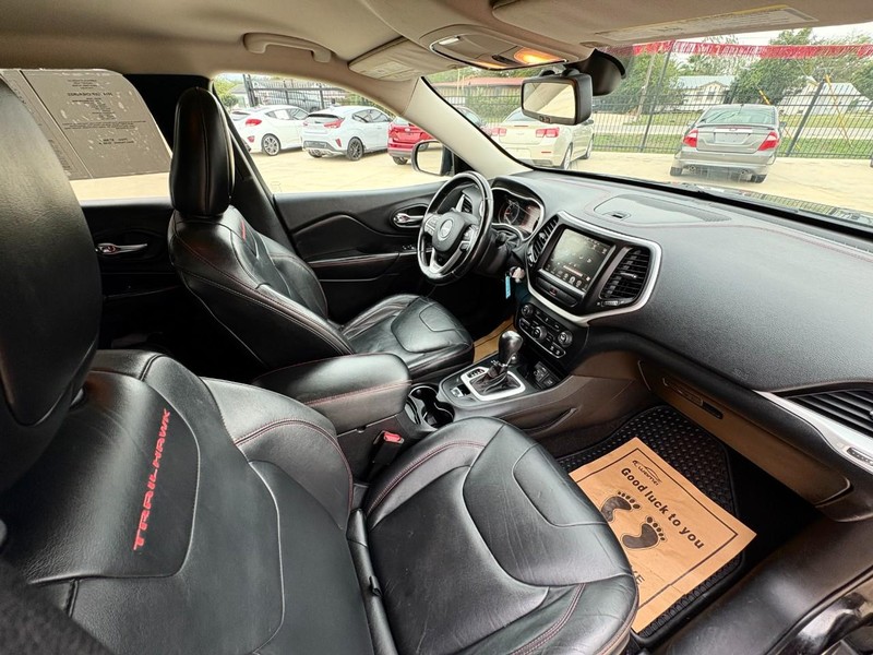 Jeep Cherokee Vehicle Image 15