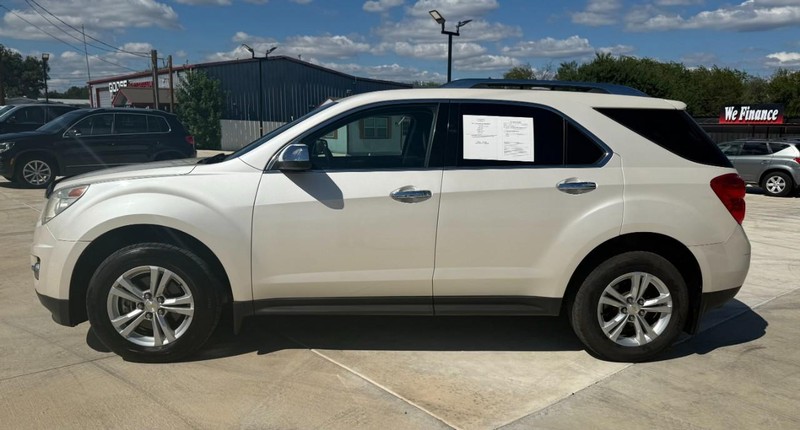 Chevrolet Equinox Vehicle Image 02