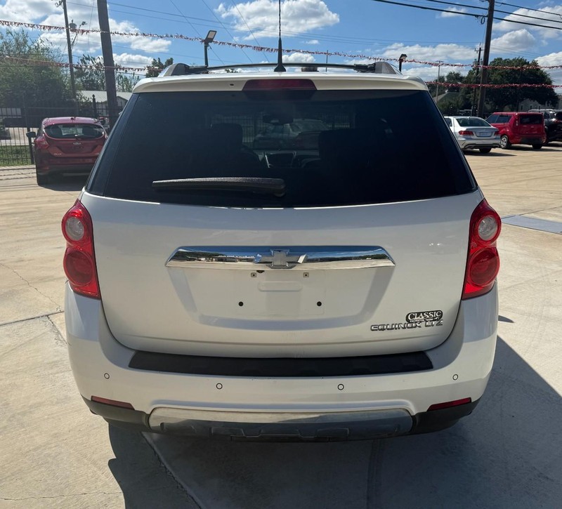 Chevrolet Equinox Vehicle Image 04