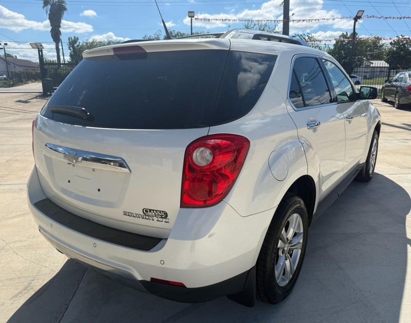 Chevrolet Equinox Vehicle Image 05
