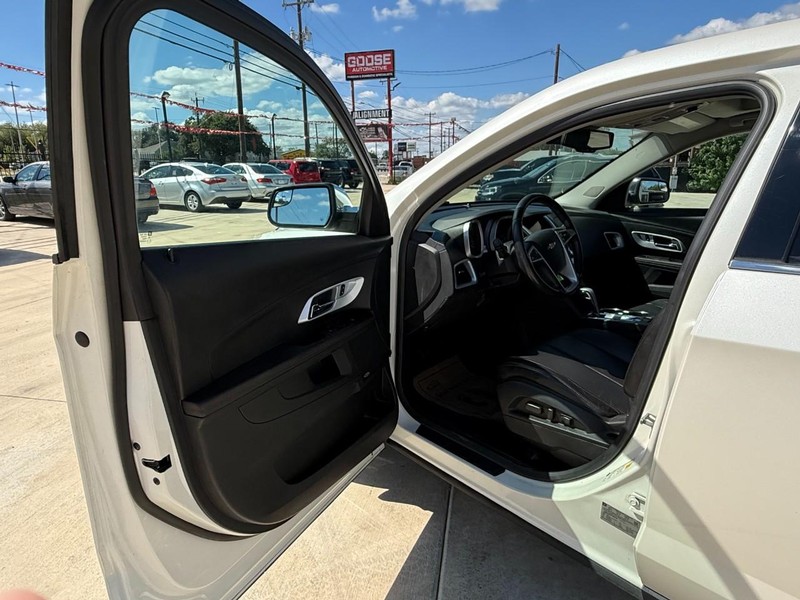 Chevrolet Equinox Vehicle Image 09