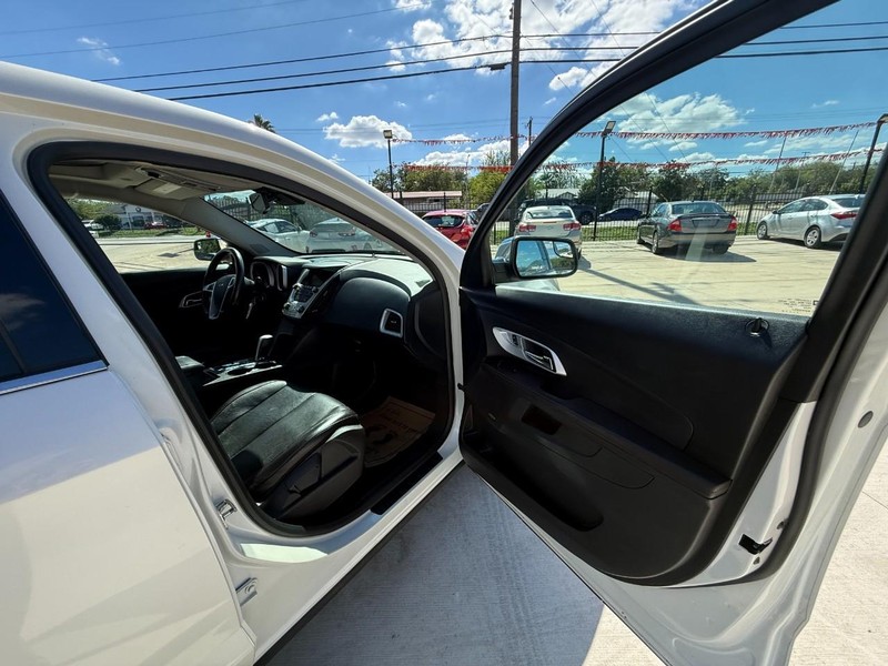 Chevrolet Equinox Vehicle Image 11
