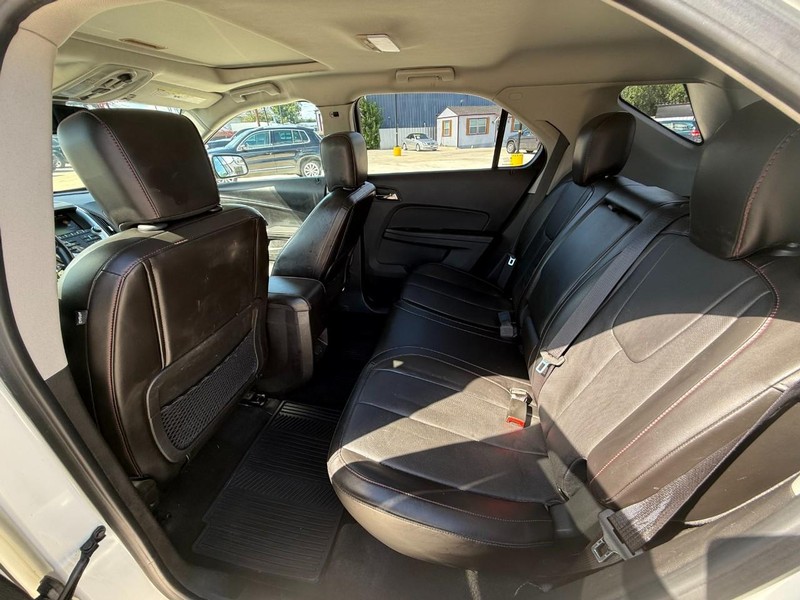 Chevrolet Equinox Vehicle Image 14