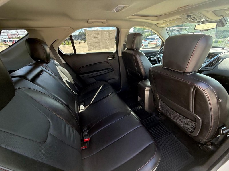 Chevrolet Equinox Vehicle Image 16