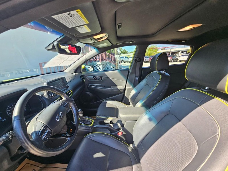 Hyundai Kona Vehicle Image 12