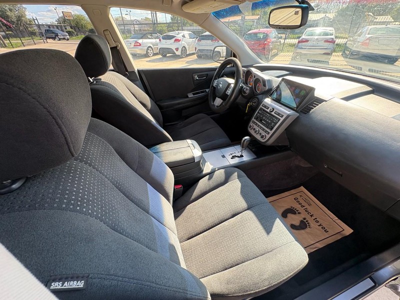 Nissan Murano Vehicle Image 11