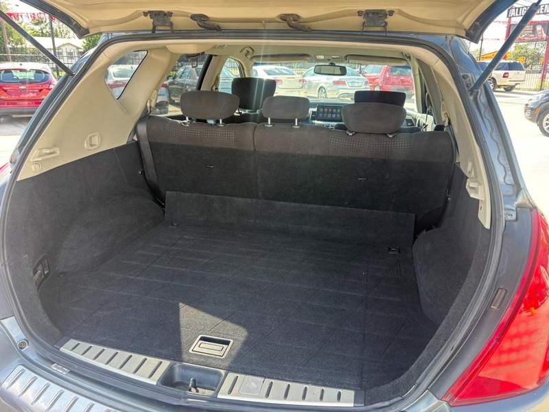 Nissan Murano Vehicle Image 16