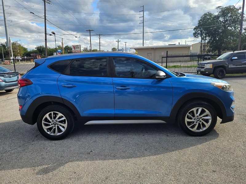 Hyundai Tucson Vehicle Image 07